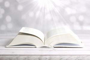 Mert nem oly főpapunk van, aki nem tudna megindulni gyarlóságainkon,